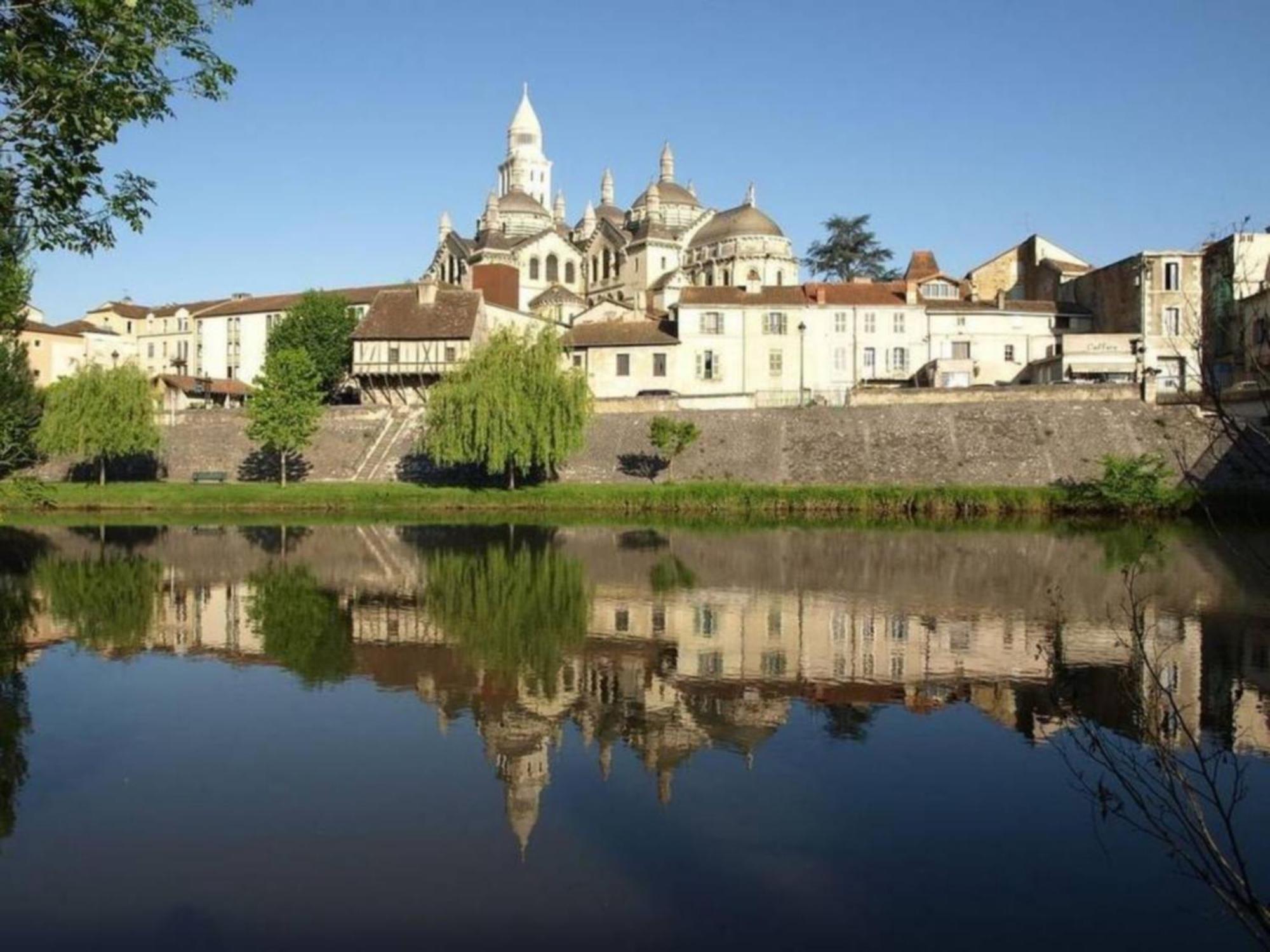 Appartement En Centre Ville Historique Périgueux Екстериор снимка